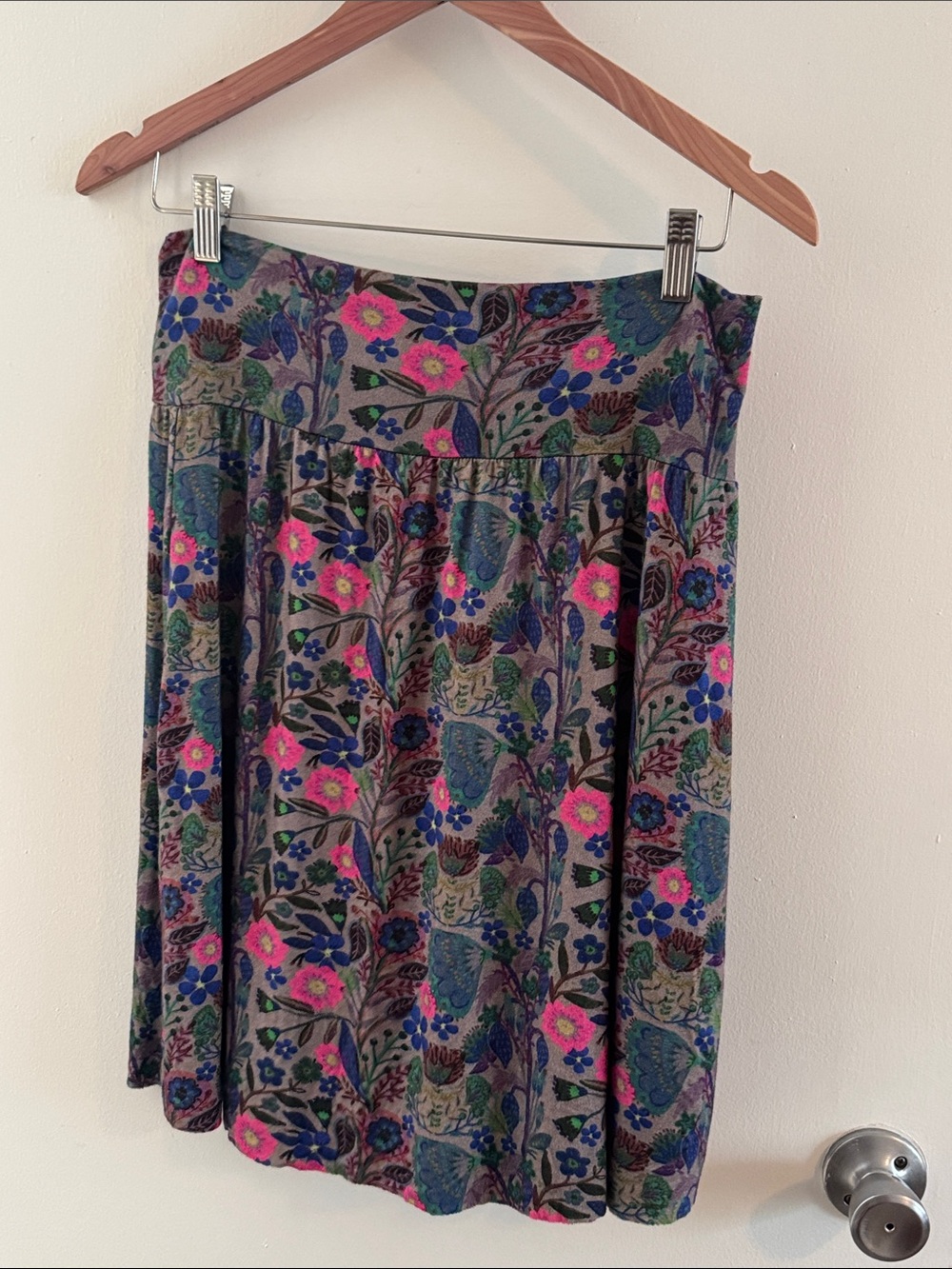 NATURAL LIFE Floral Circle Skirt in Gray with Pink & Blue